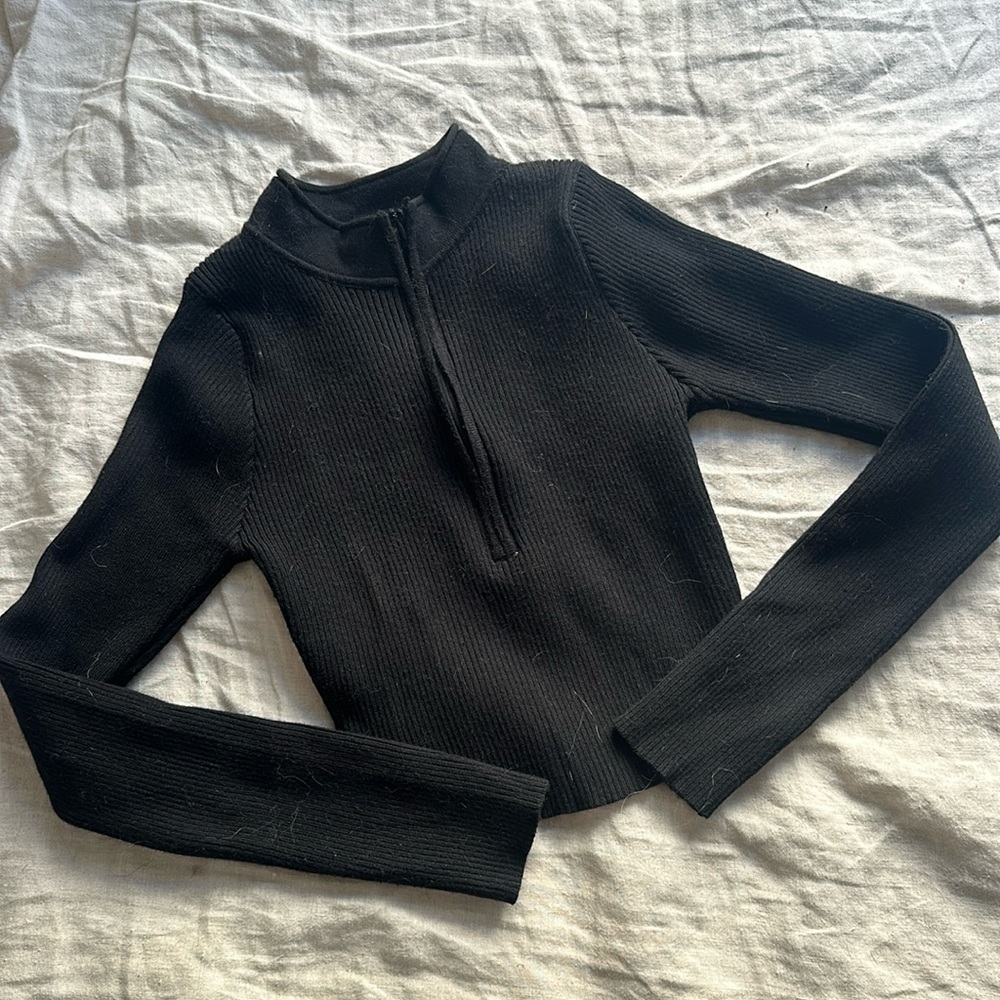 Princess Polly cropped black shirt